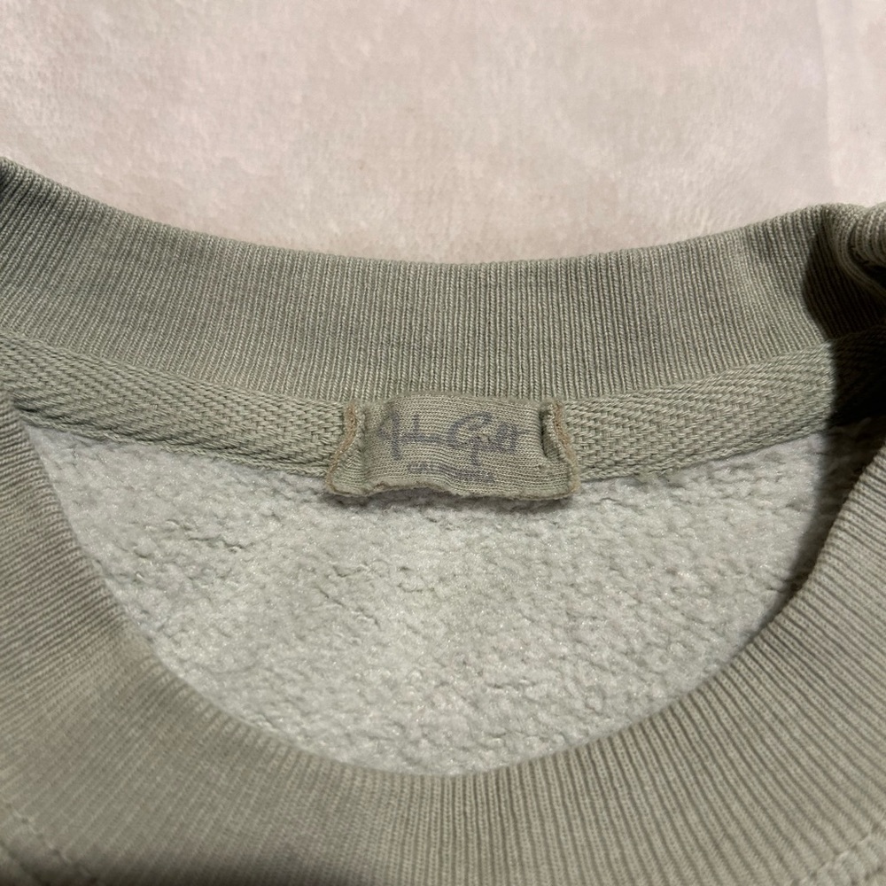 Brandy Melville Crewneck - Picture 2 of 2